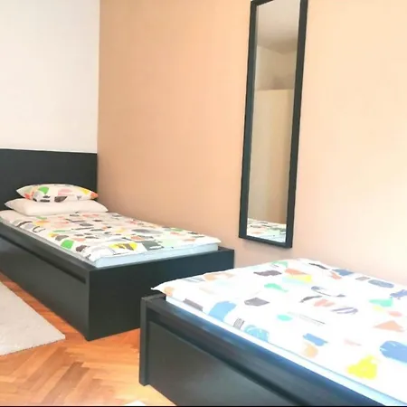 Διαμέρισμα H&m St - Two Bedroom With Balcony