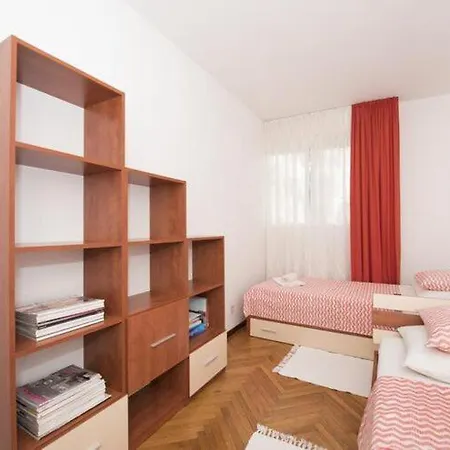 H&m St - Two Bedroom With Balcony * Spalato